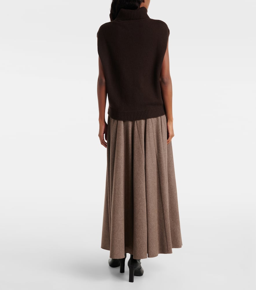 Turtleneck wool and cashmere sweater vest