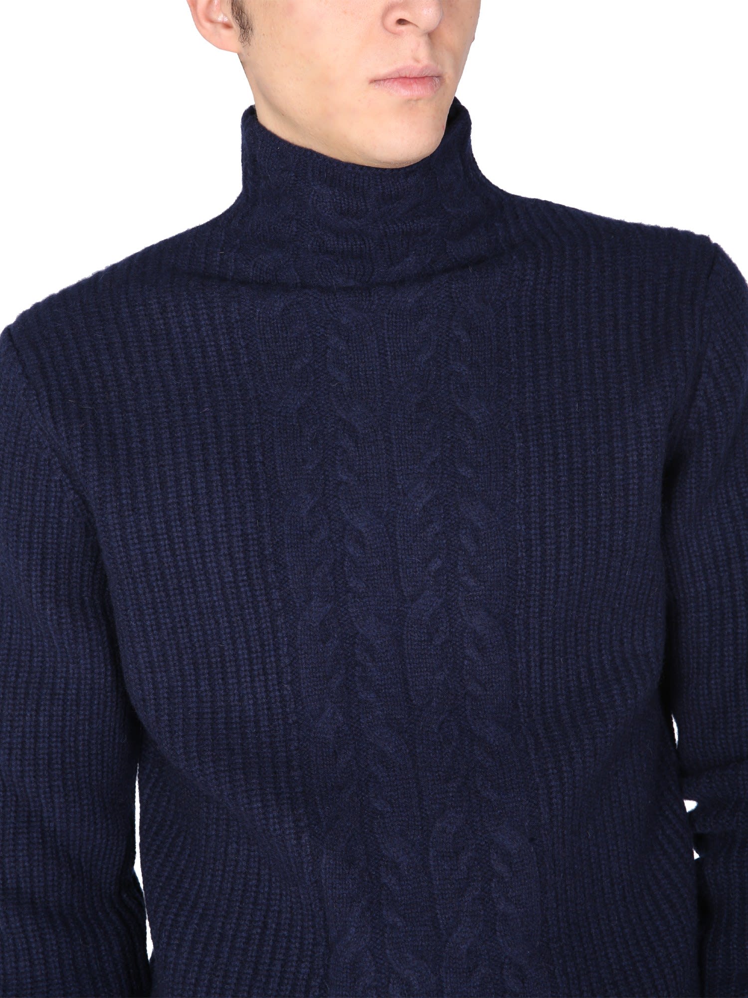 Pulls Turtle Neck Sweater