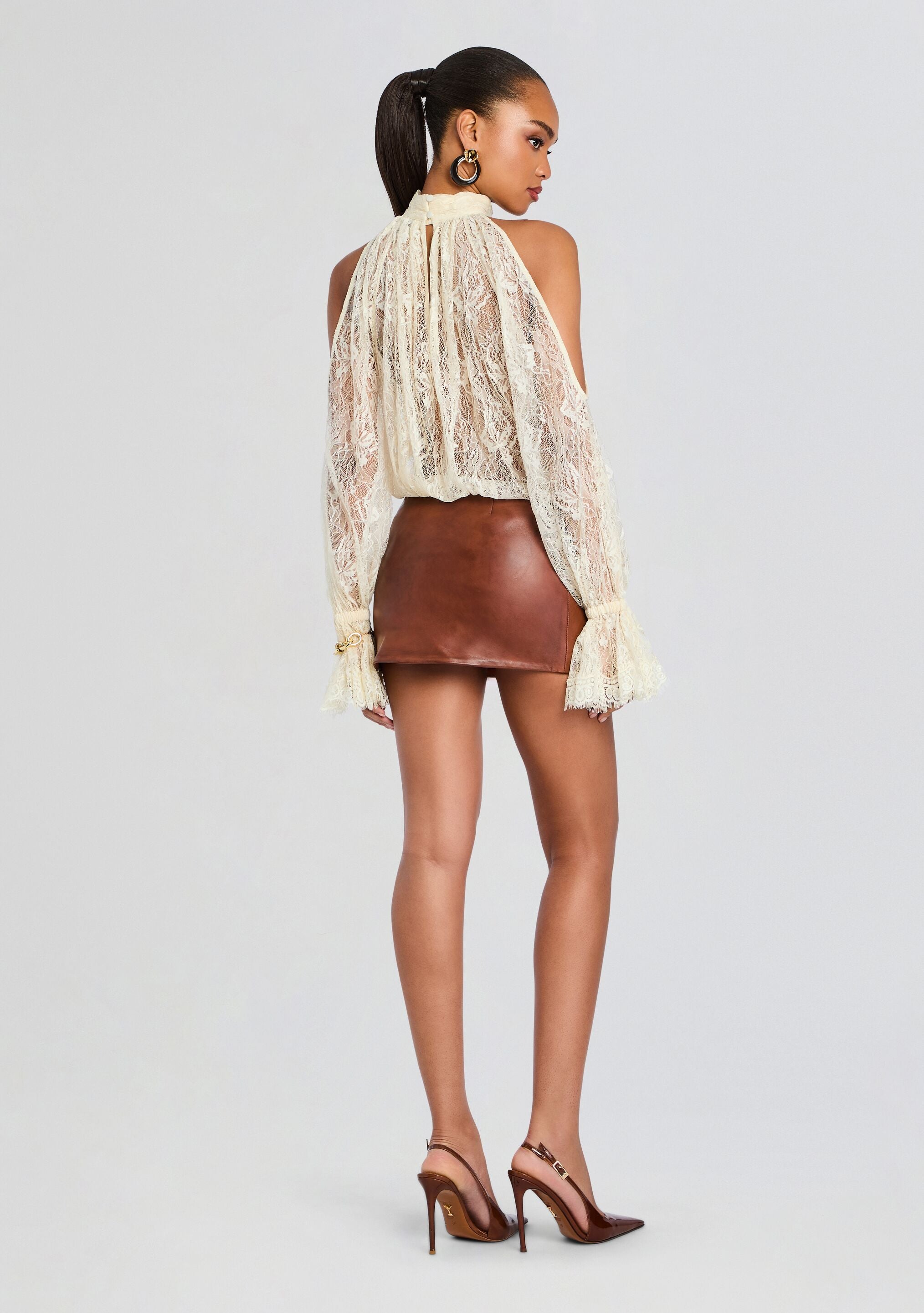 Onir Cold Shoulder Top