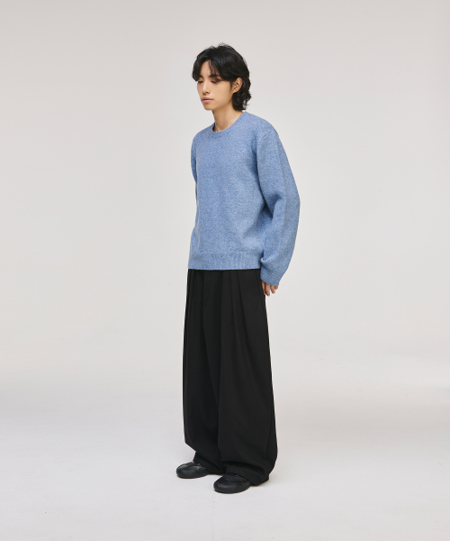Blend Shade Round Neck Knit
