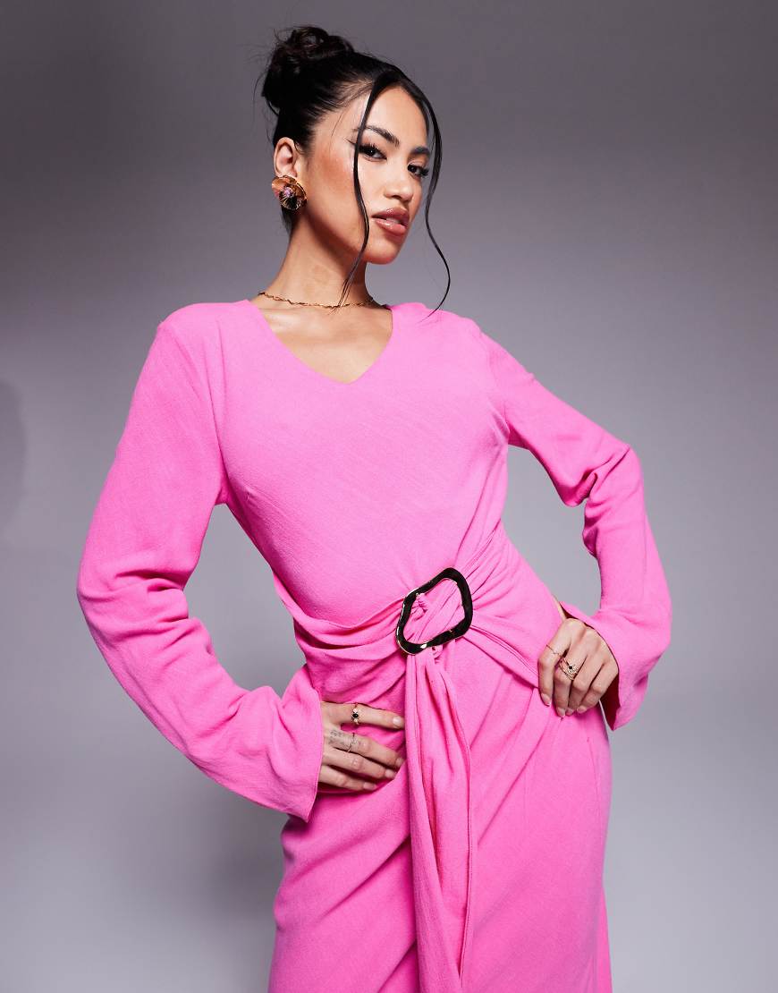 Long sleeve maxi dress with fluted hem and belt detail in pink-Red