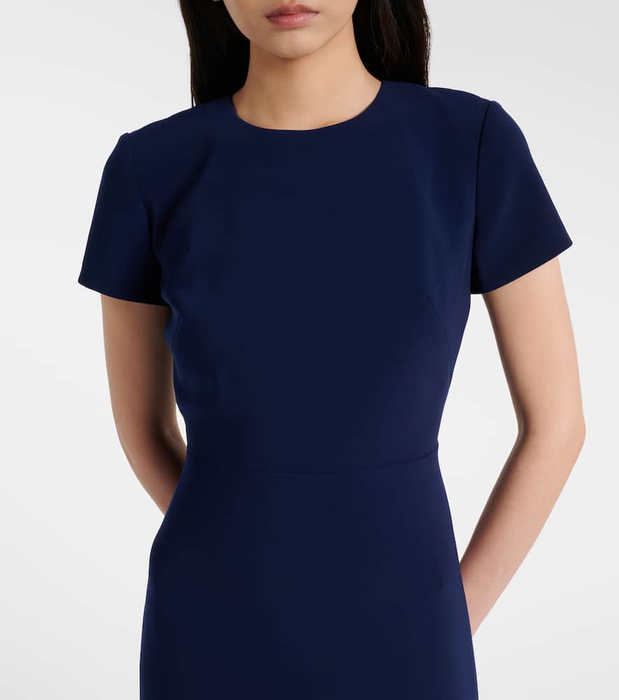 Bow-detail gown