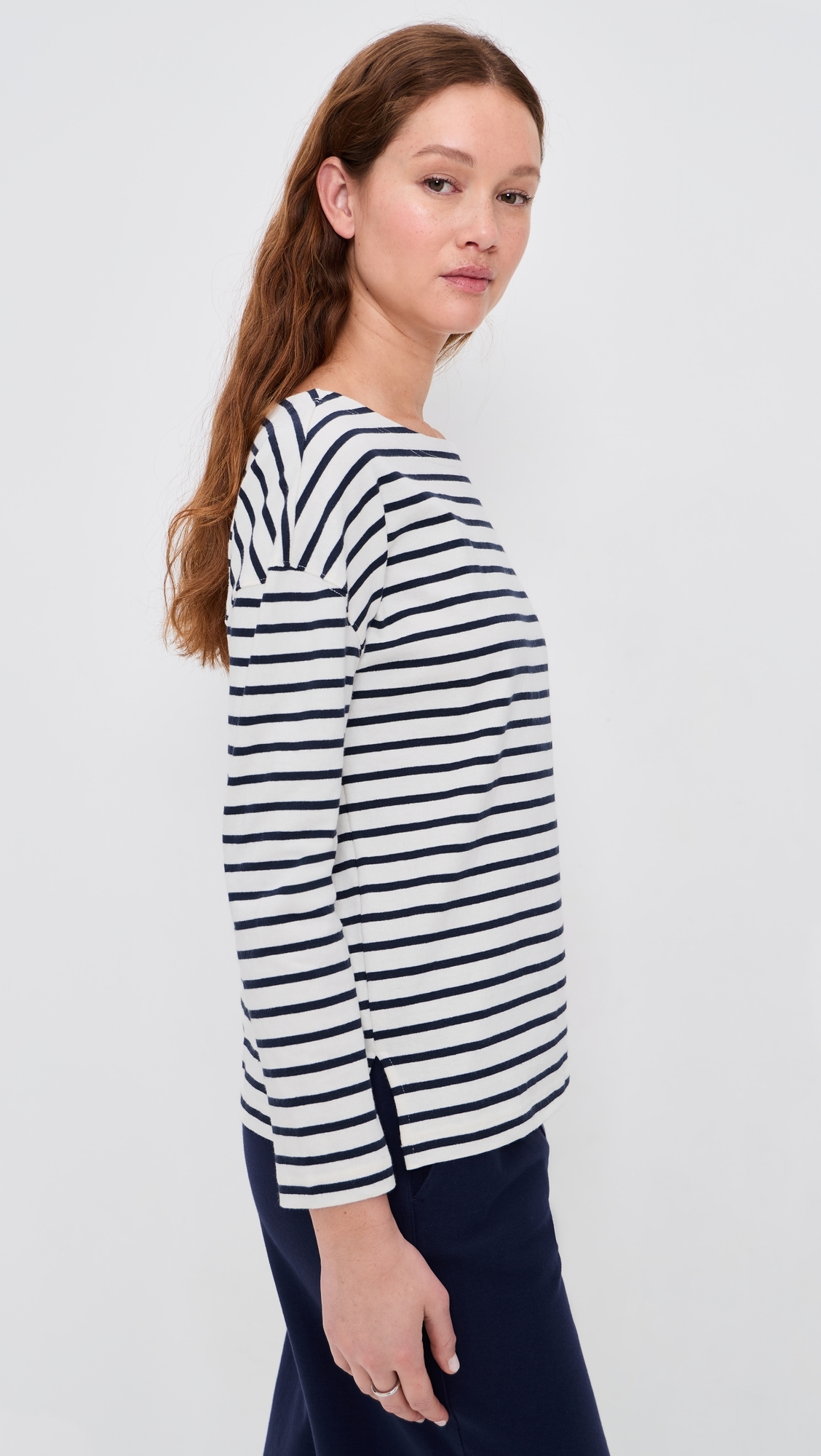Avignon Boat Neck Striped Tee In Cotton Ivory/Navy