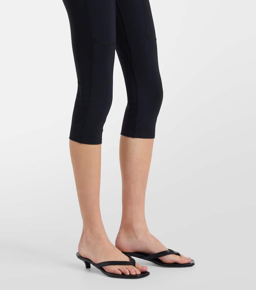 Jersey capri pants