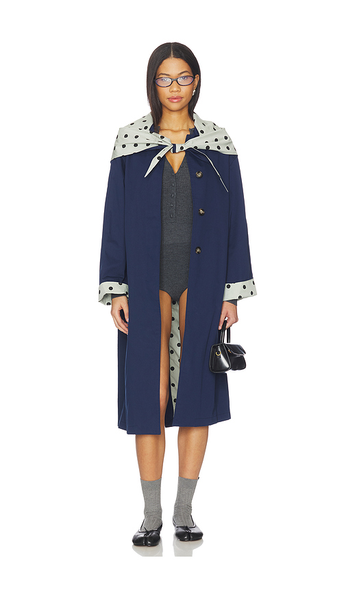 Lisa Says Gah Olsen Trench in Tan. M. Also in
