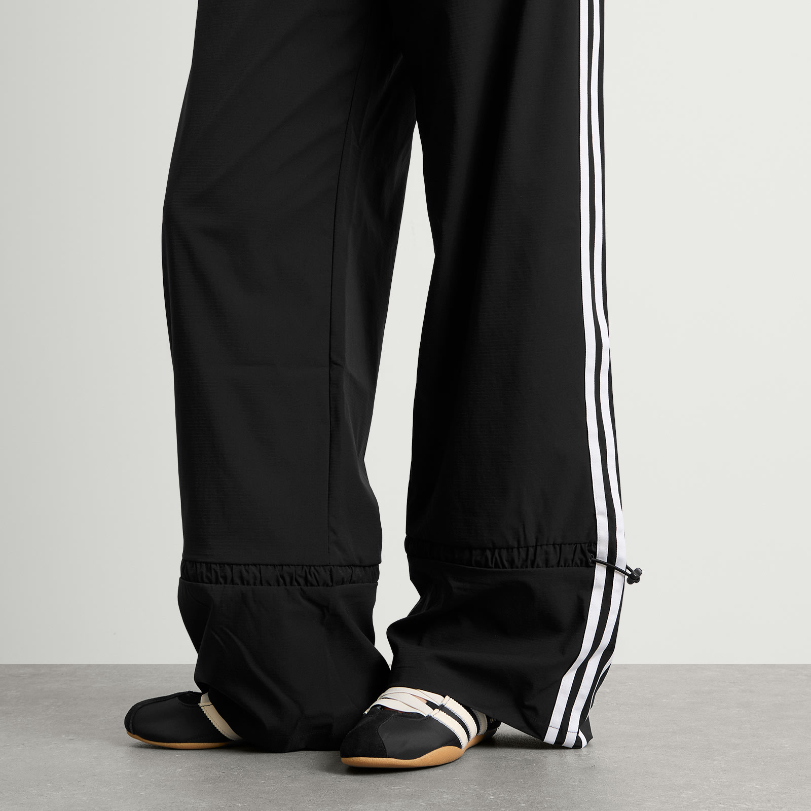 Women's Pleated Nylon Track Pant Black