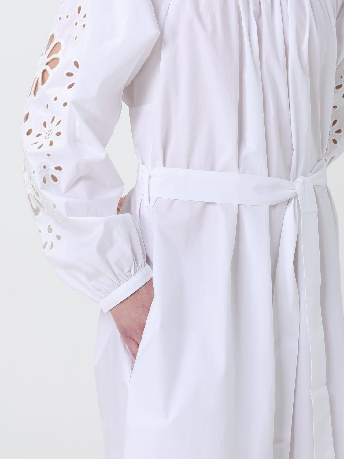 Dress Woman color White