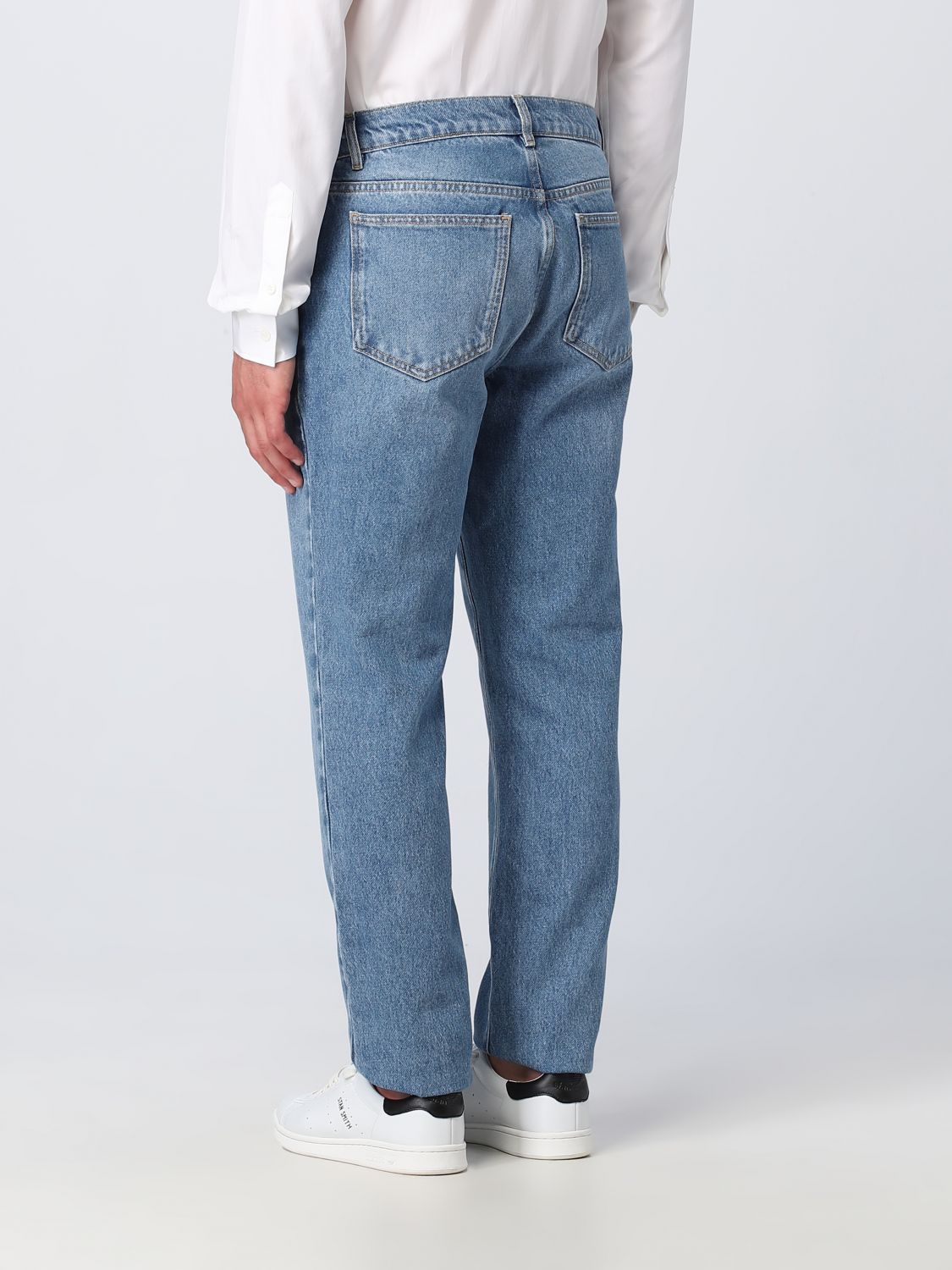 Jeans in denim