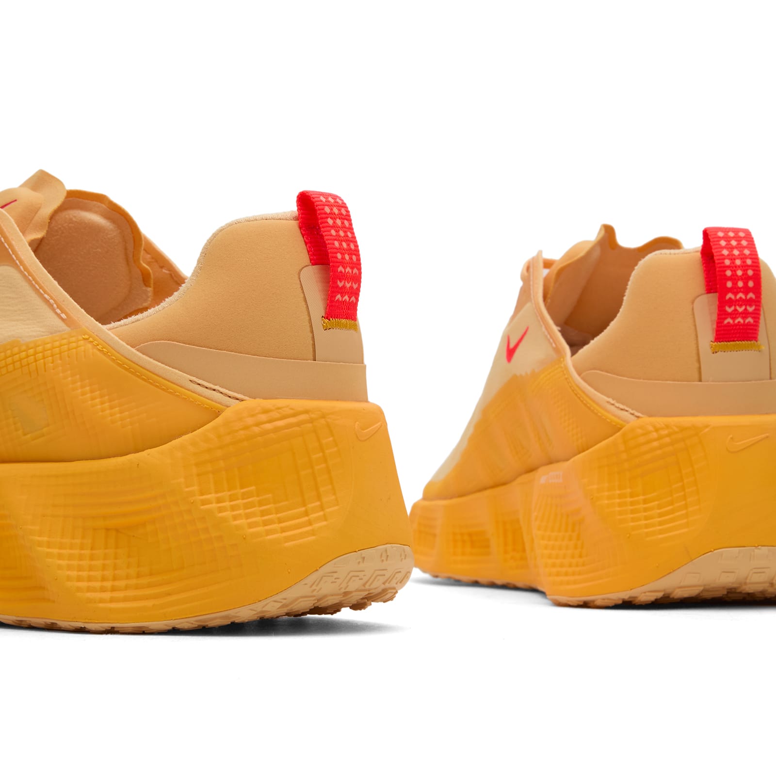 Men's Ava Rover Sneaker in Gold/Crimson