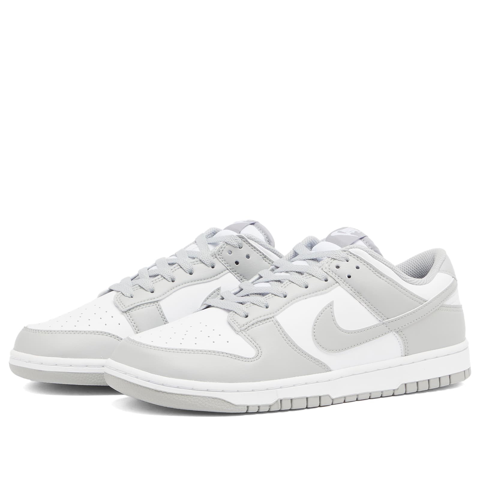 Men's Dunk Low Retro Sneaker in White/Grey