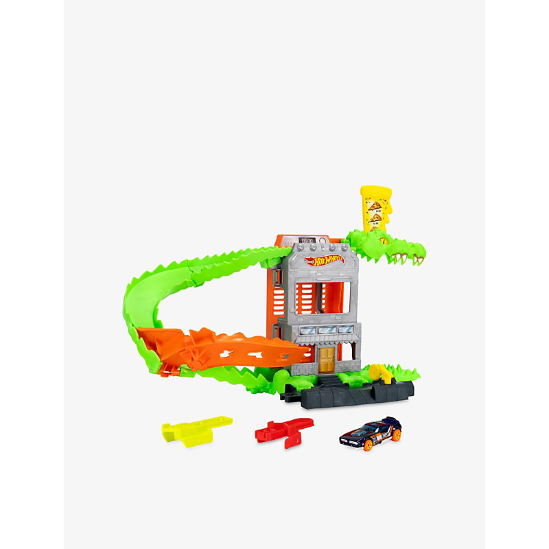 Crocodile Pizzeria Attack Playset