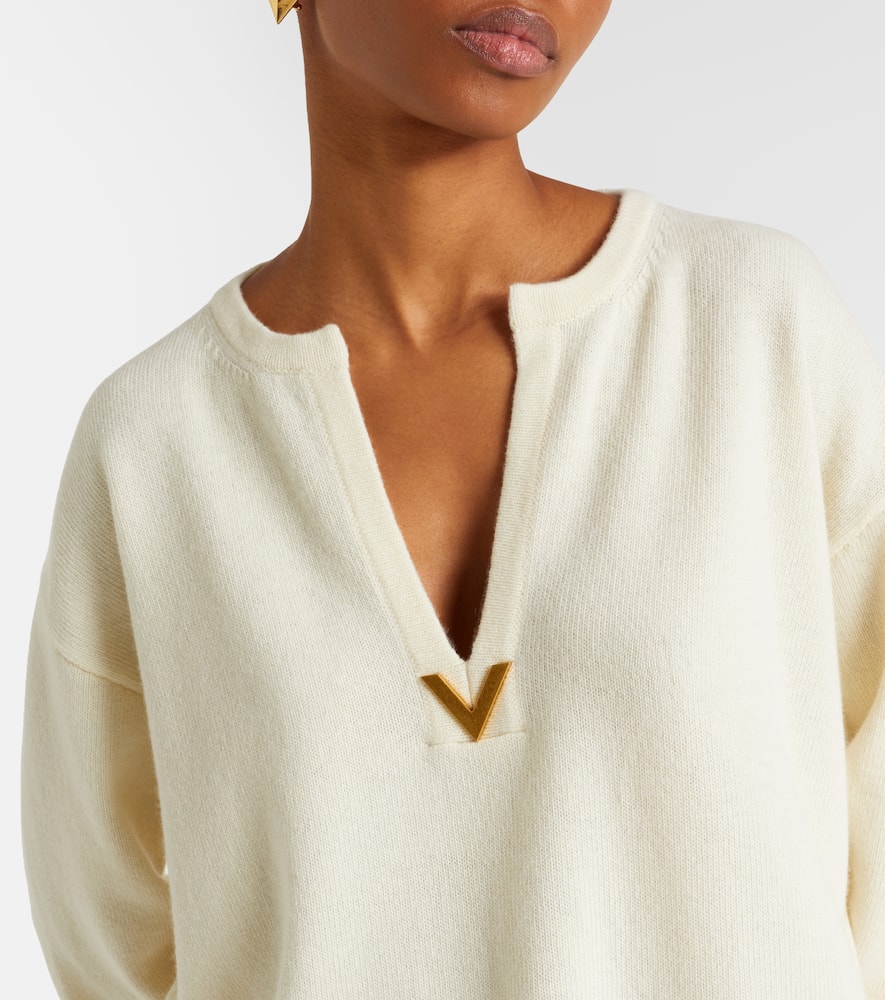 VGold virgin wool sweater