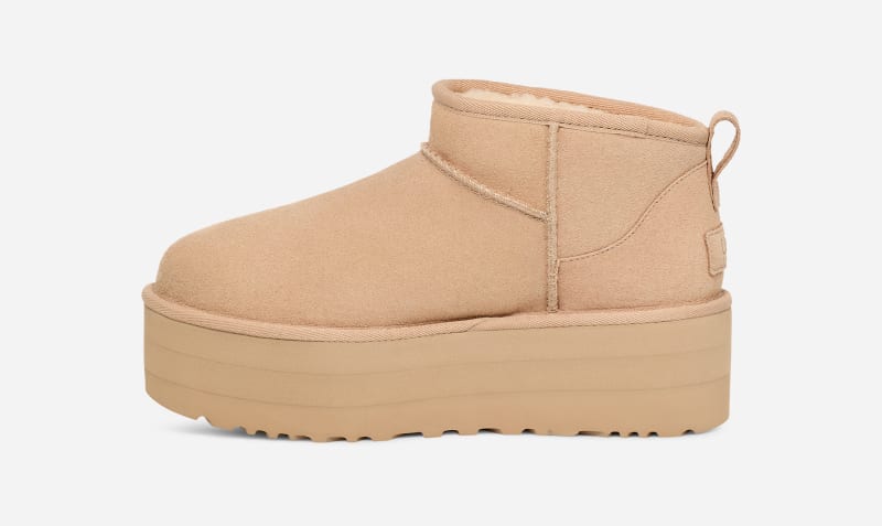 ® Women's Classic Ultra Mini Platform Suede Classic Boots in Driftwood/White Pepper