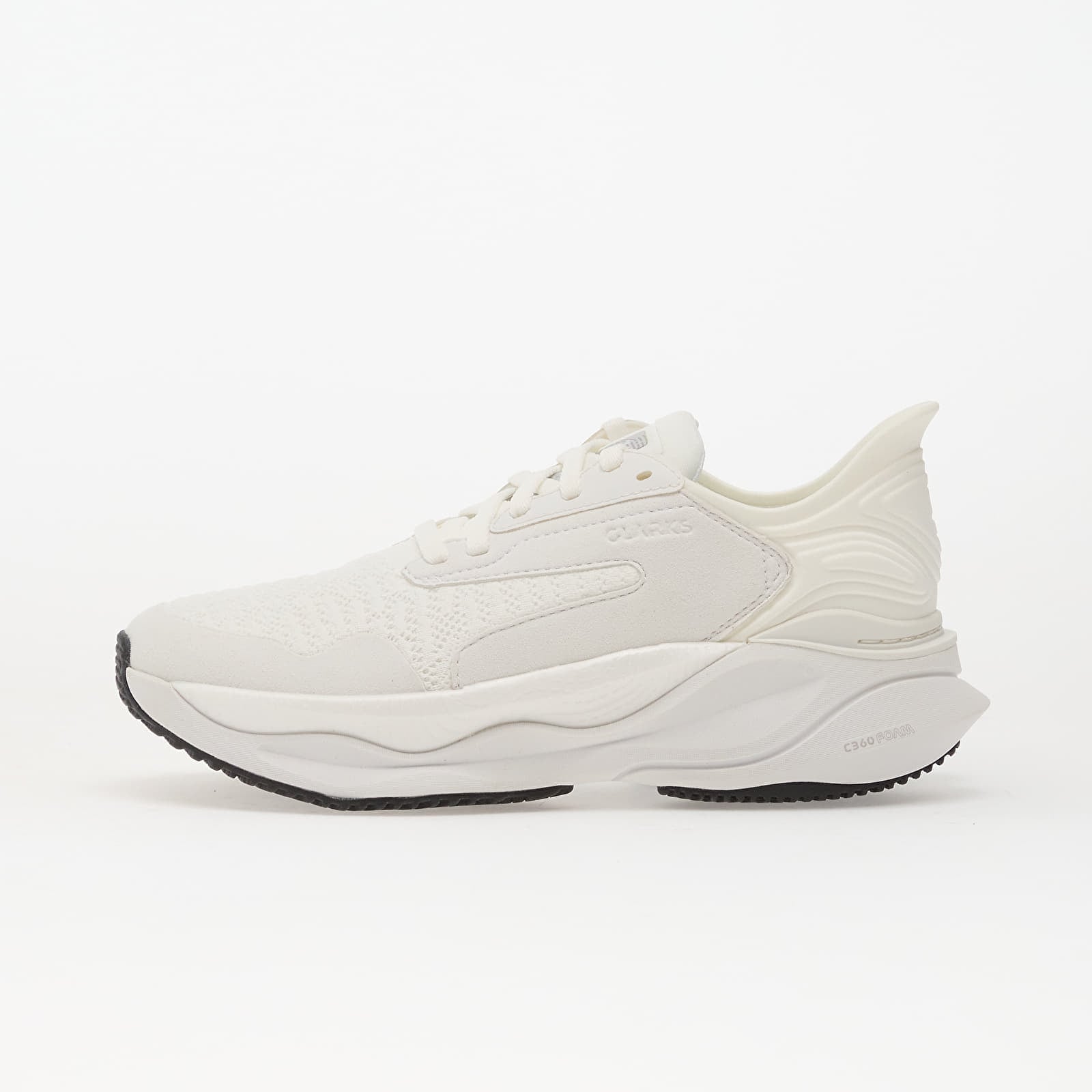 Pace Sneakers