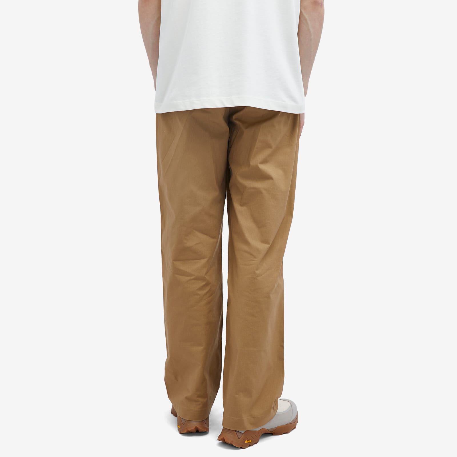 Men's Oversized Chino Trousers in Brown