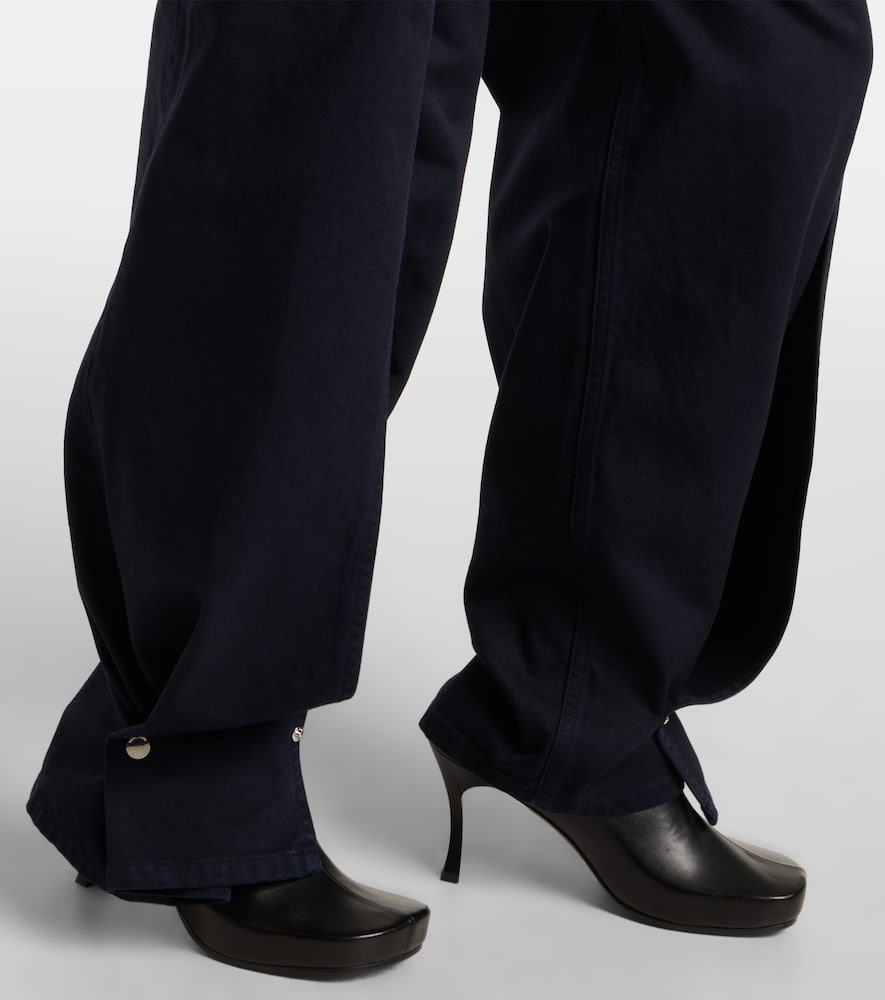 Low-rise wide-leg jeans