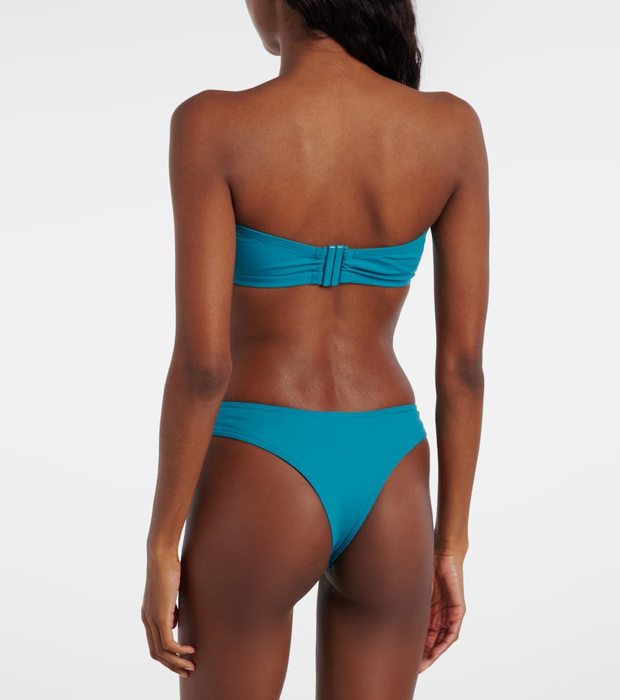 Minimum bikini bottoms
