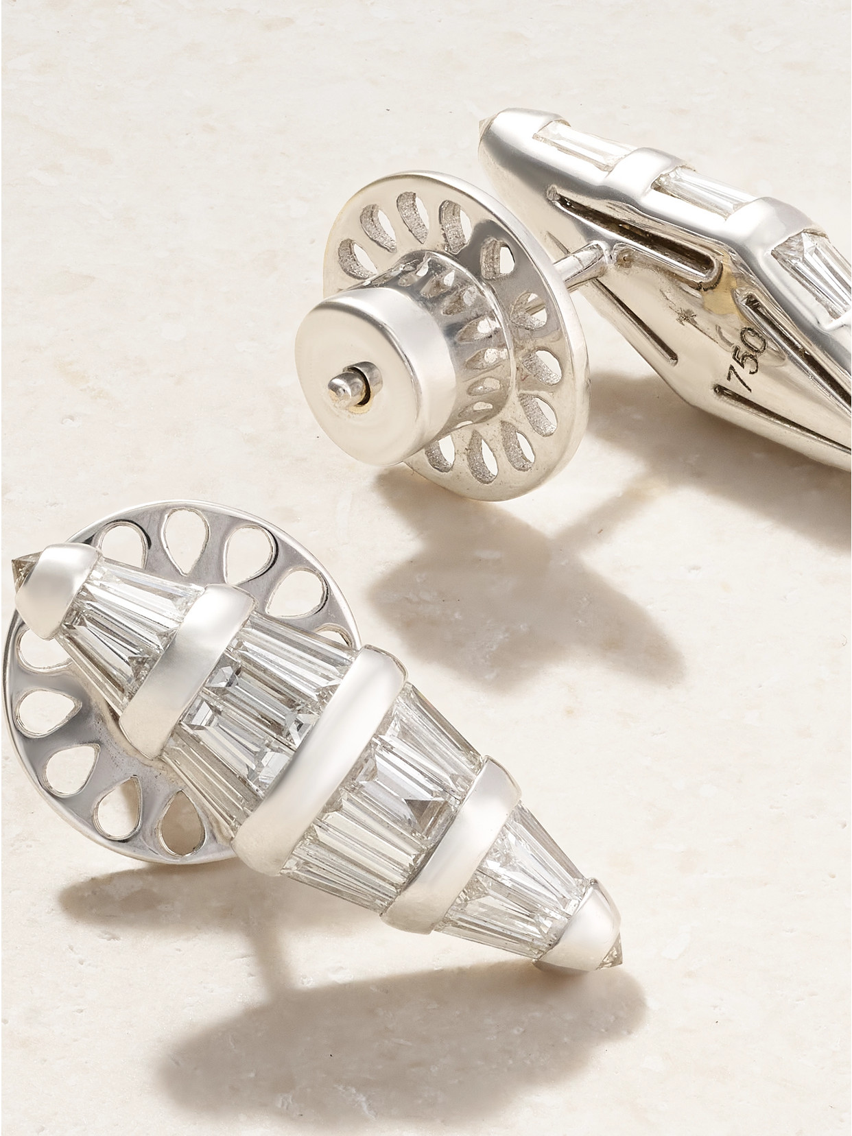 18-karat White Gold Diamond Earrings - One size