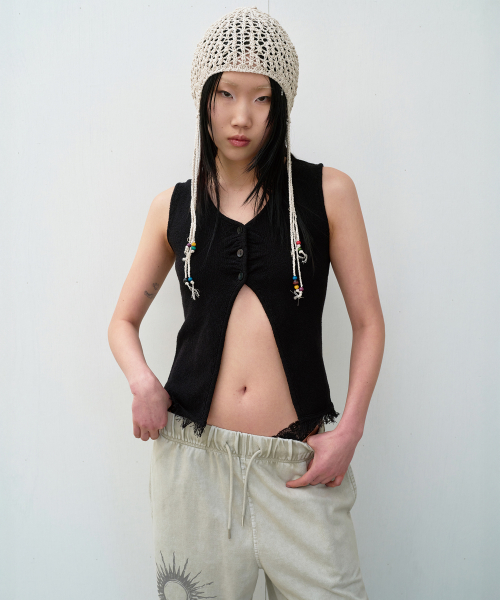 BUTTON KNIT VEST BLACK