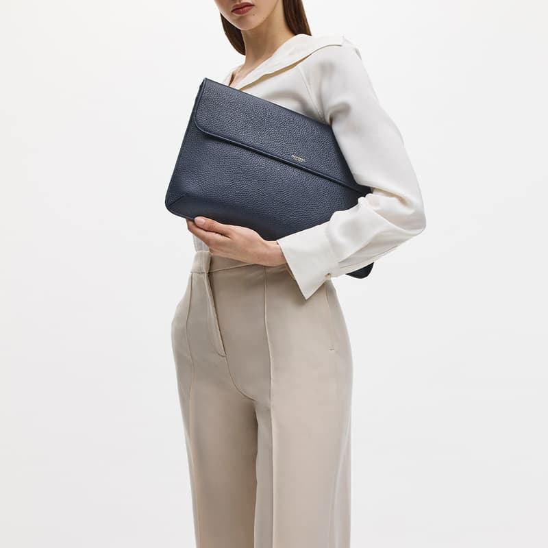 Leather Laptop Case in Navy Pebble