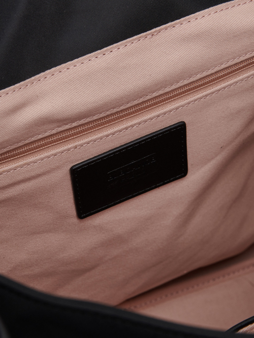 Neil Shoulder Bag OTSH006A