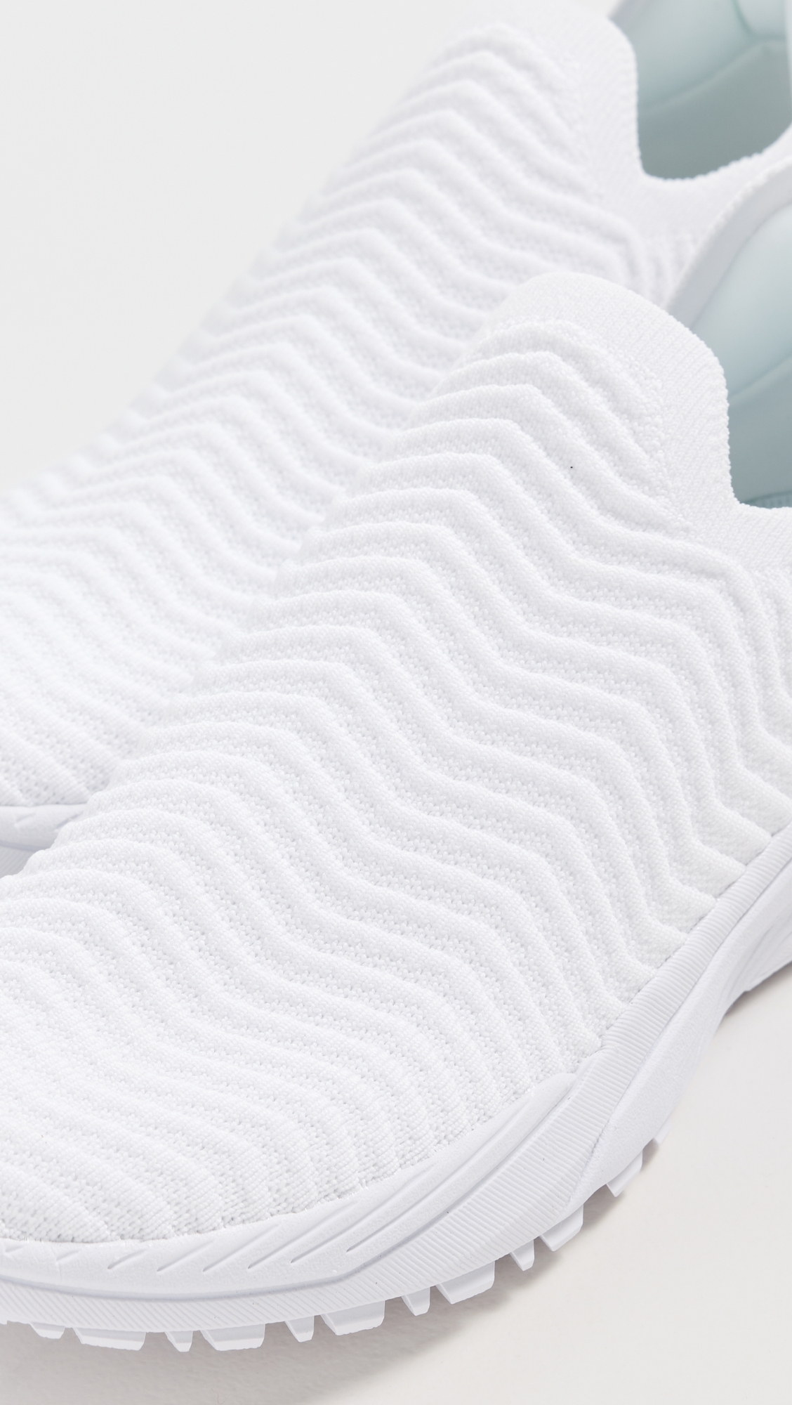 Techloom Traveler Sneakers White