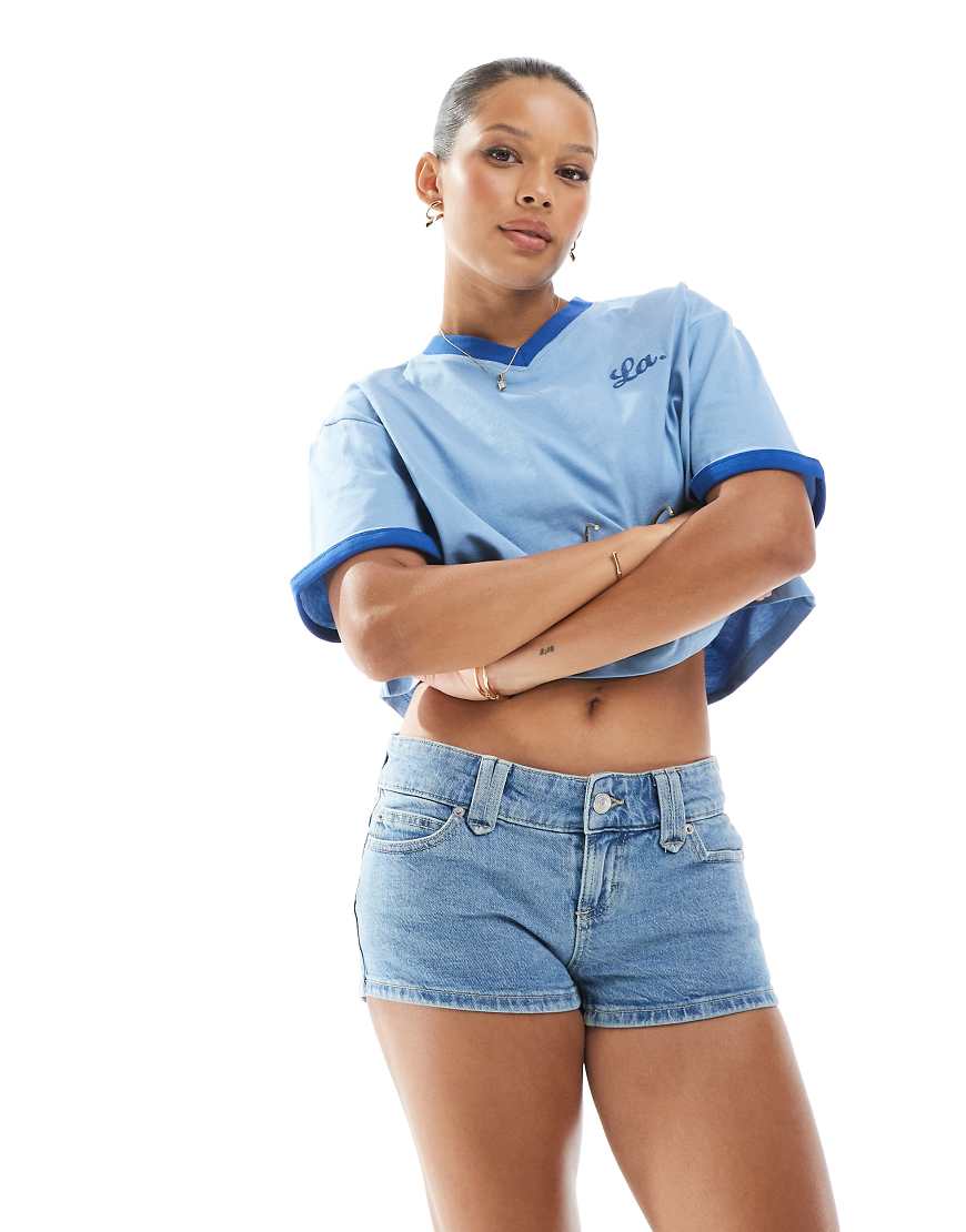 Micro low denim short in mid blue