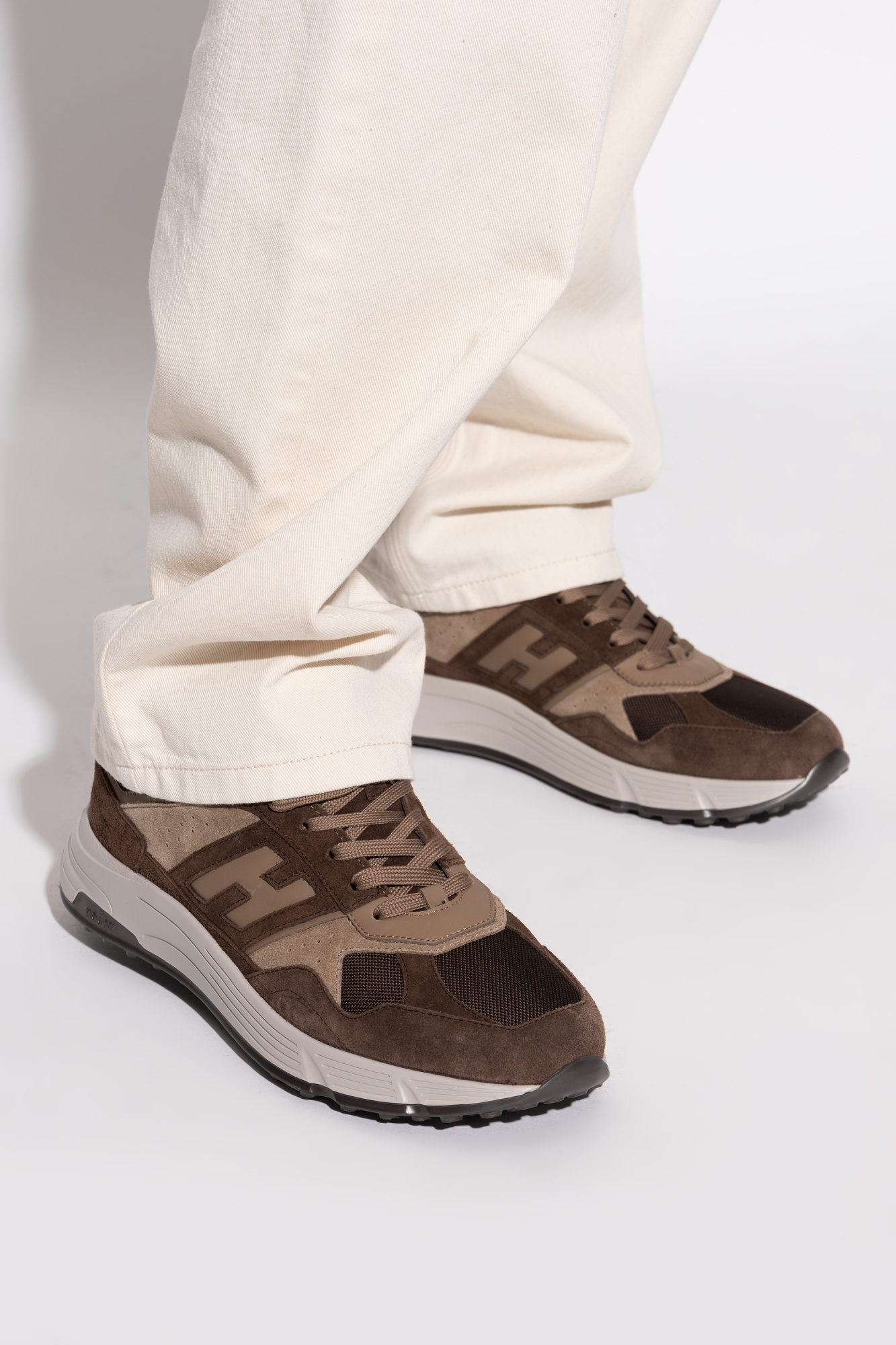 "Hyperlight" Sports Shoes, Men's, Brown