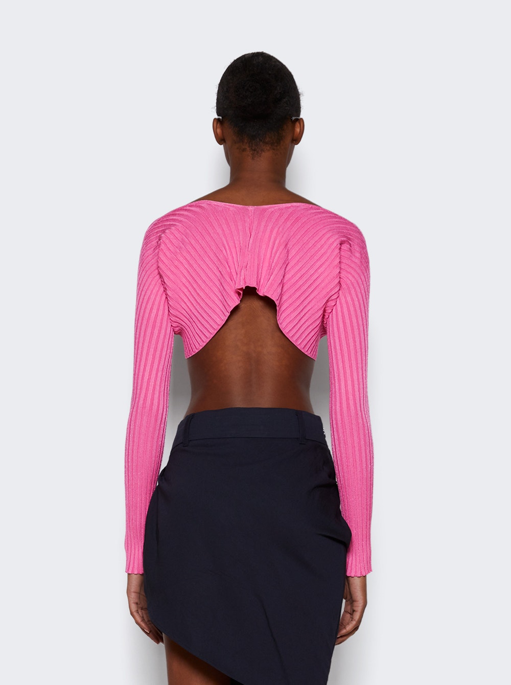 Logo-charm cropped knitted cardigan - Neutrals