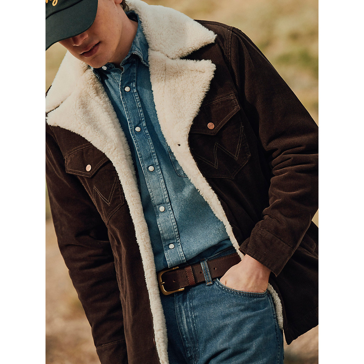 Men's Sherpa Lined Range Corduroy Jacket in Chocolate Torte