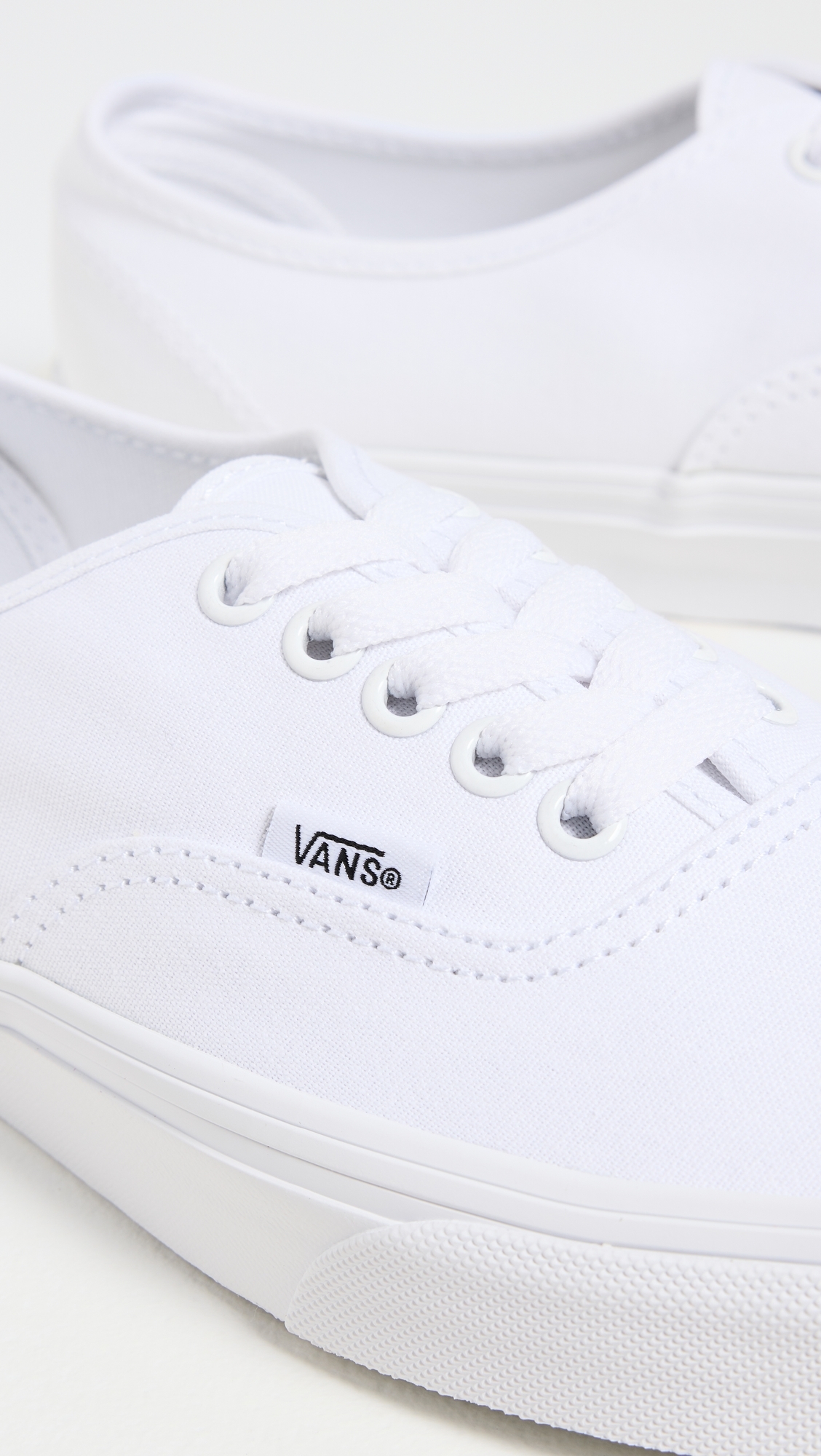 Authentic Sneakers True White W