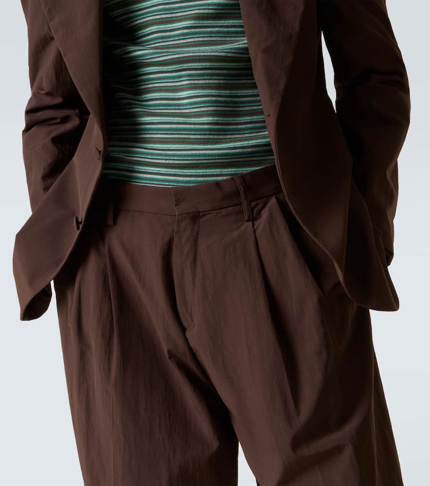 Pleated wide-leg pants