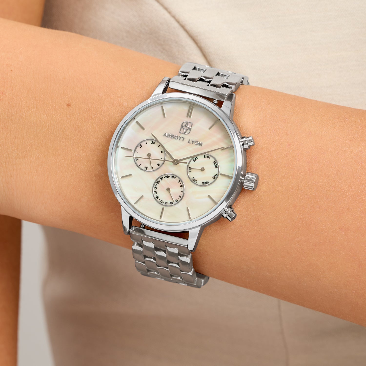 Silver Pearl Link Nueva 40 Watch