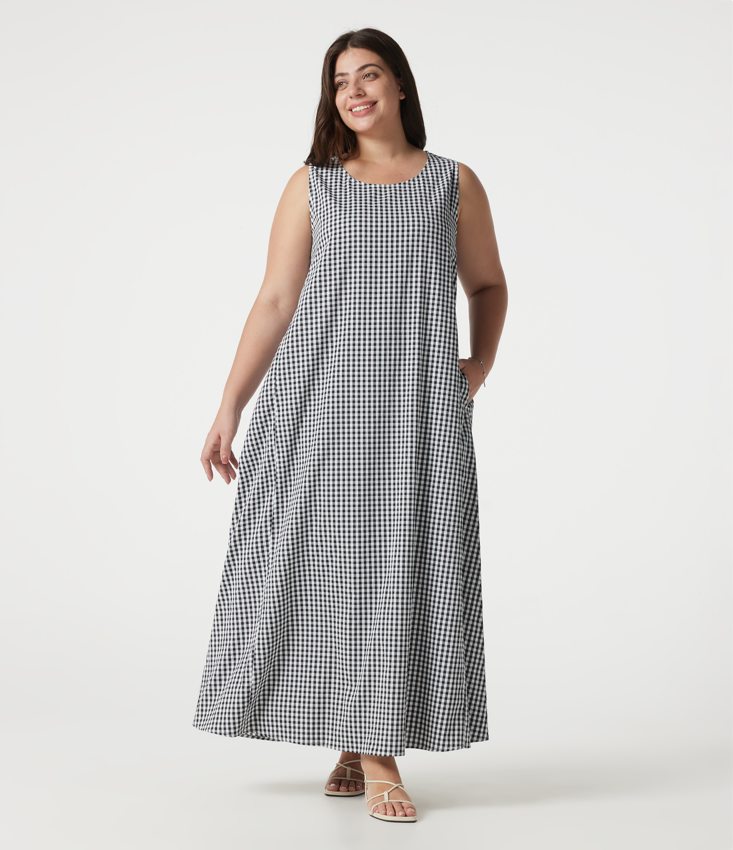 Plus Size Round Neck Sleeveless Midi Crinkle Gingham Casual Tank Dress with Pockets Casual Dress - Black White Bubble Grid