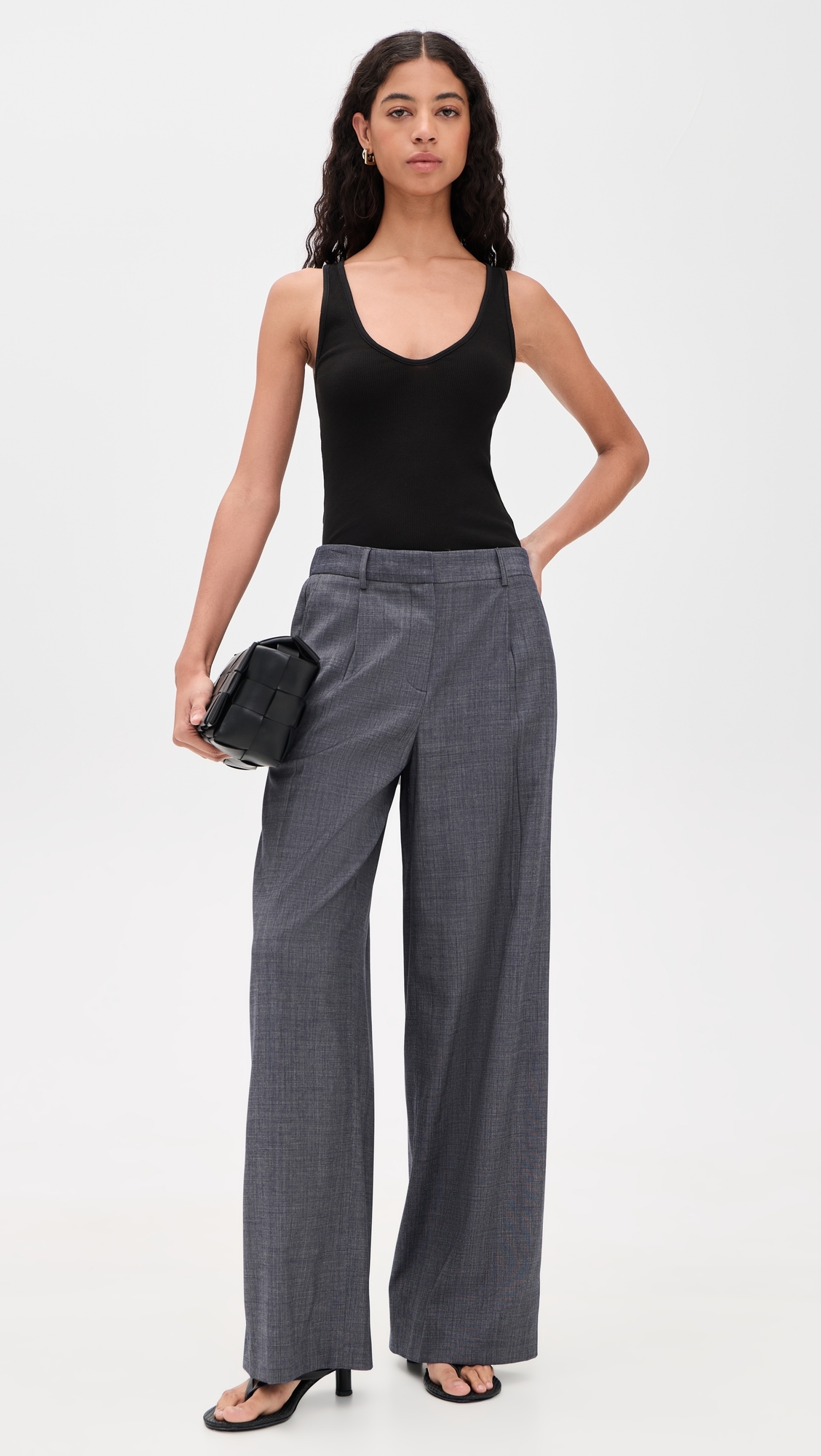 Claire V-Tank Black