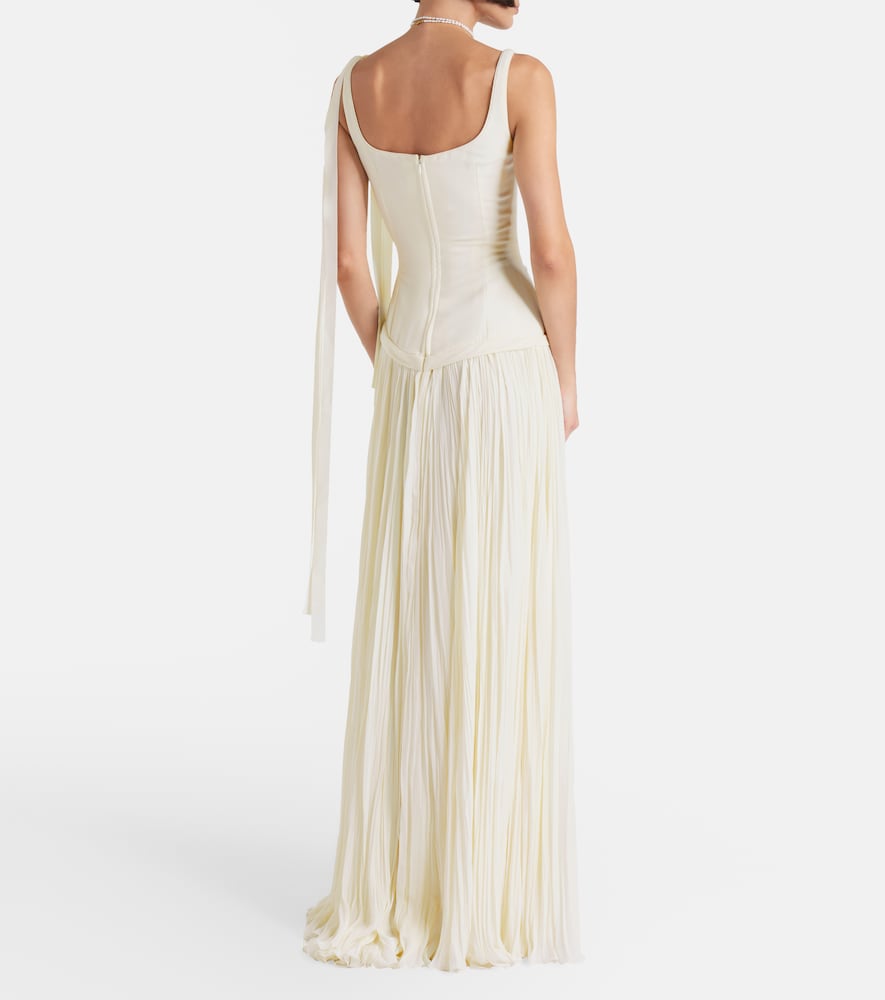 Crêpe gown