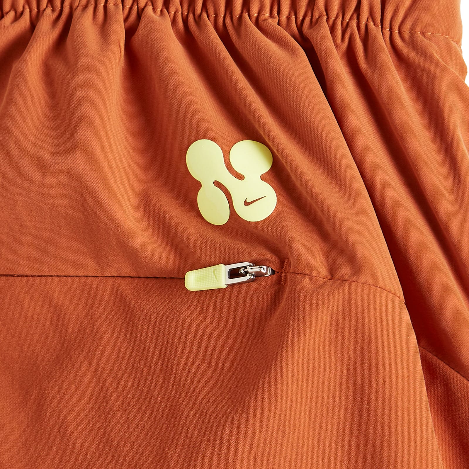 Nike Parachute Pant in Russet/Lemon