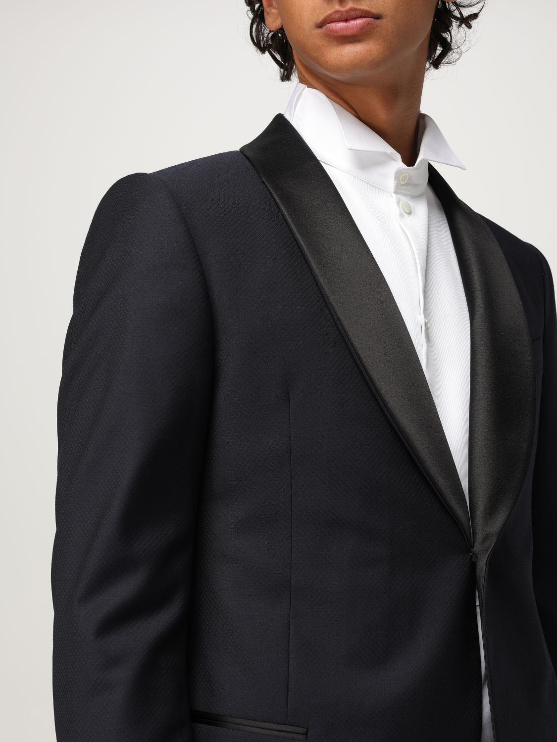 Suit Men color Blue