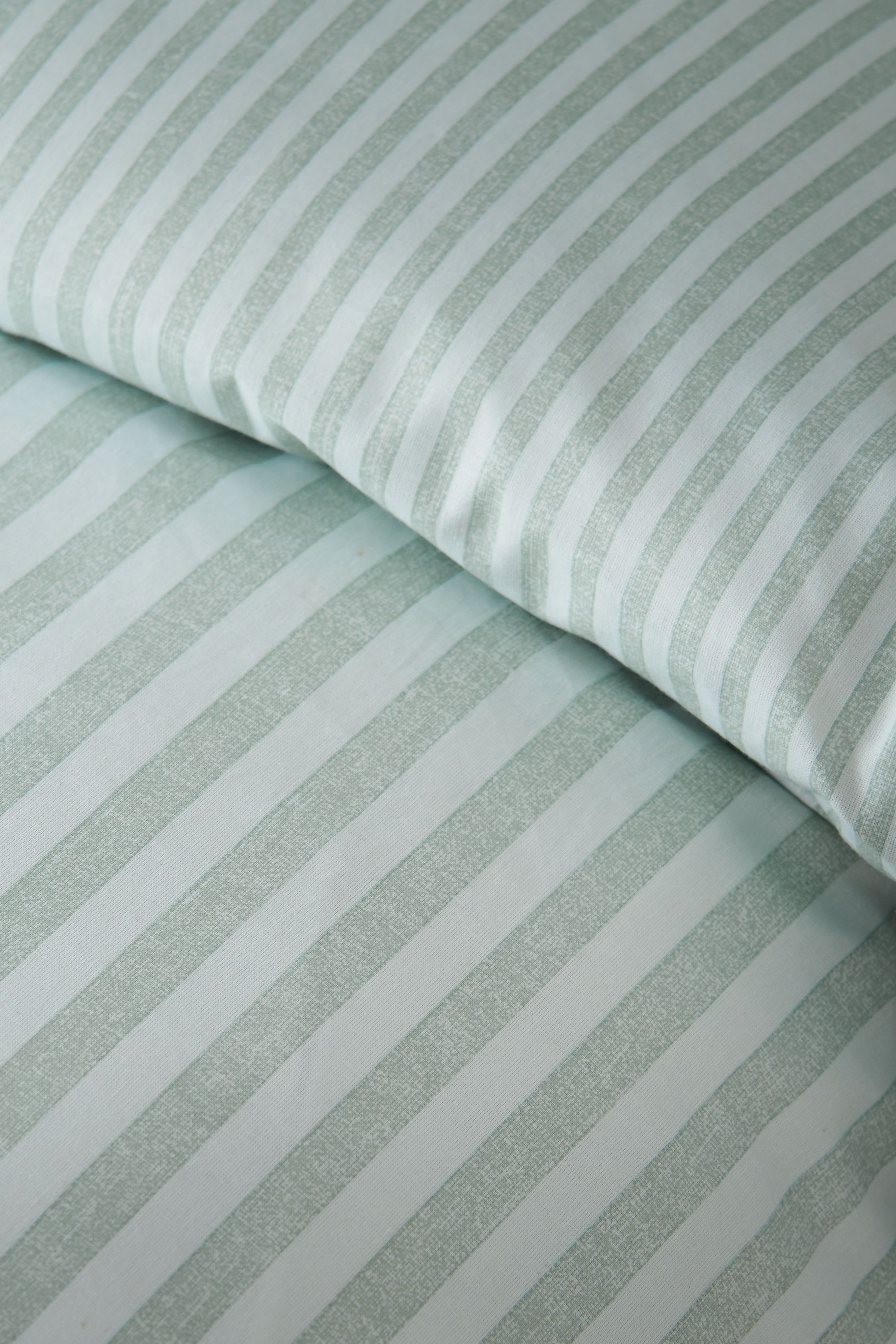 Catherine Lansfield 'epping Textured Stripe' Reversible Duvet Cover Set In Green