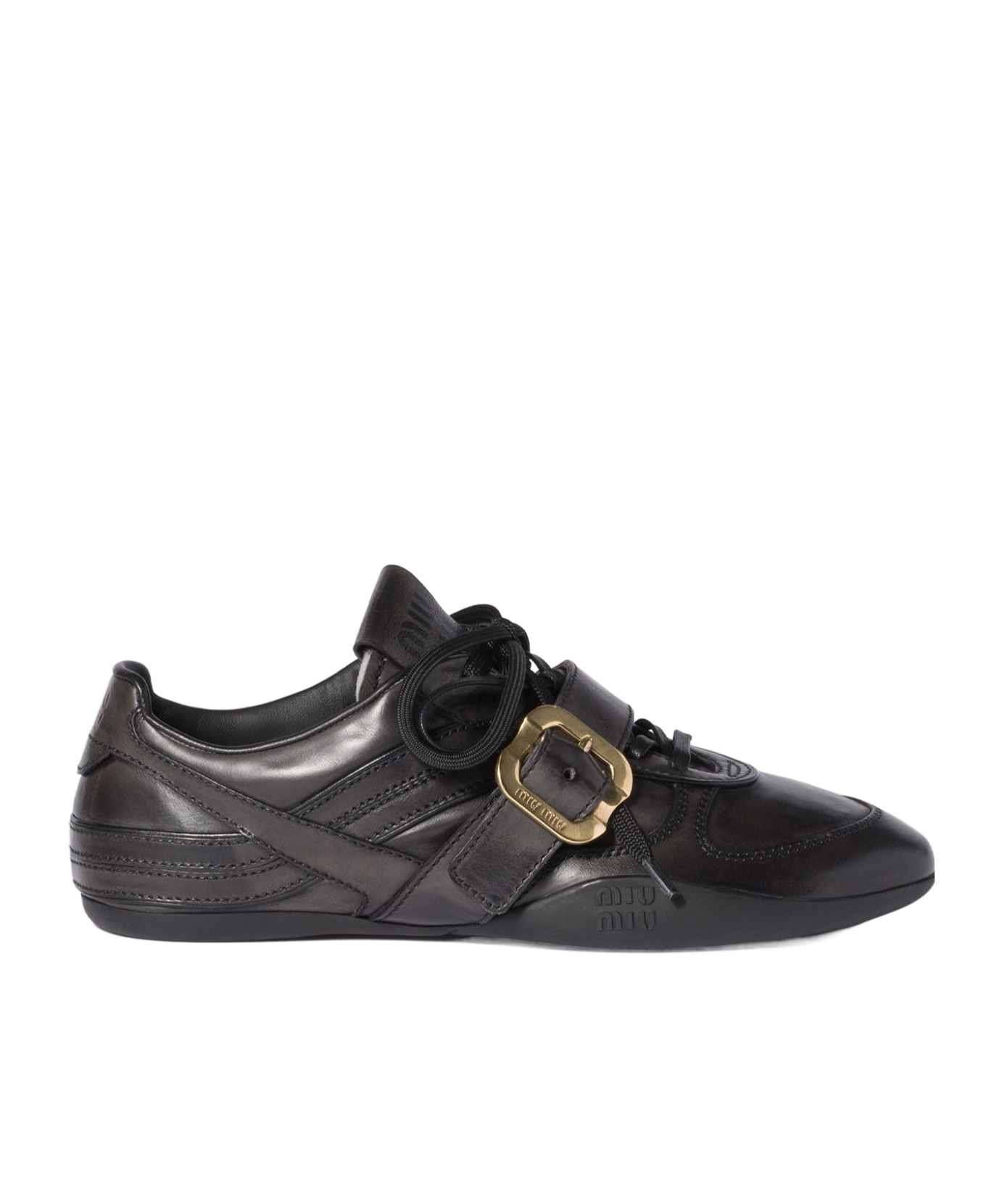 Gymnasium leather sneakers with buckle