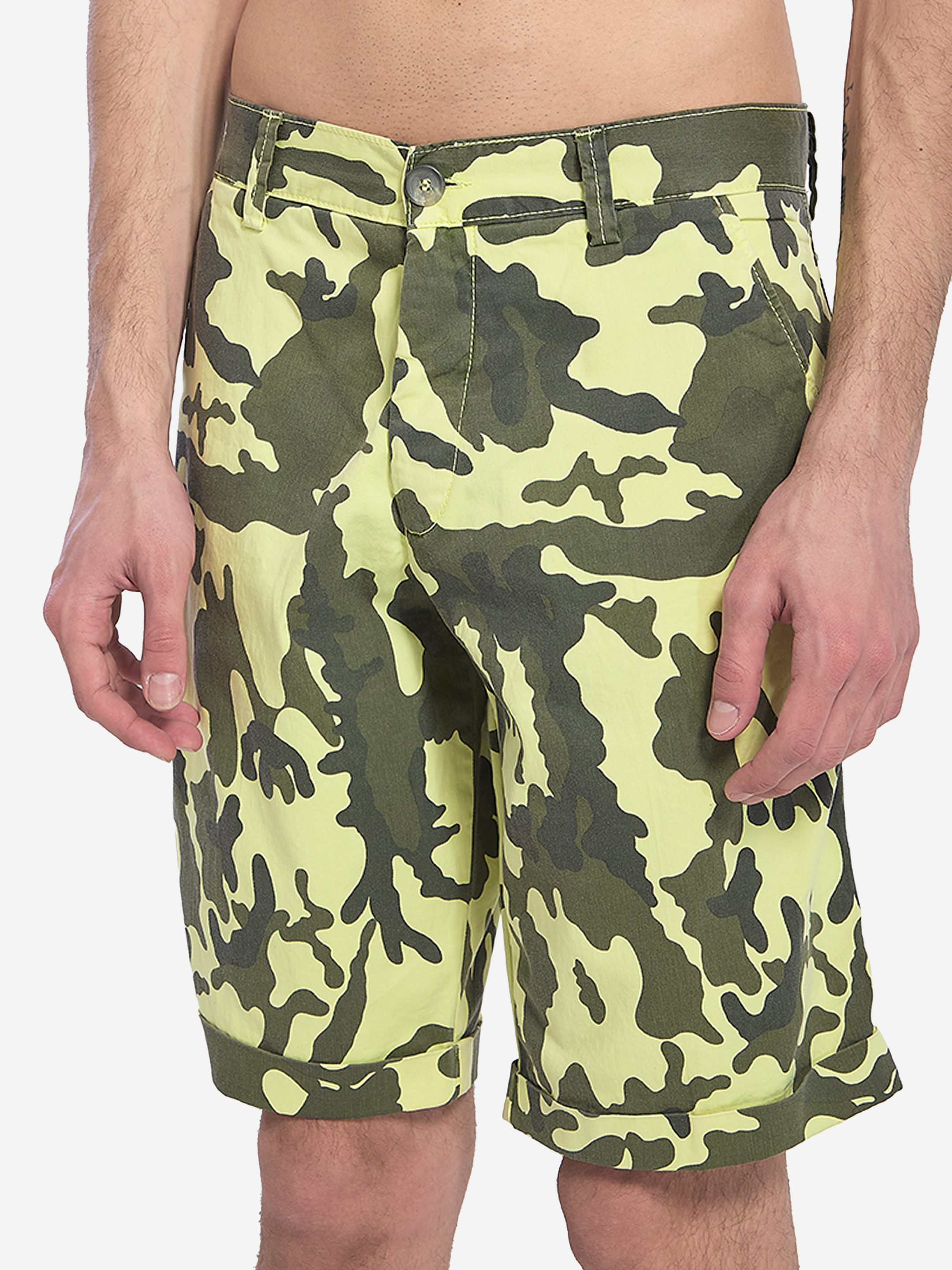 Camouflage bermuda shorts