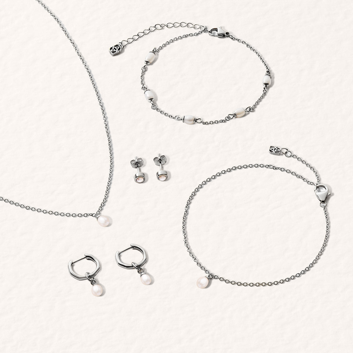 Fine Organic Pearl Necklace (Silver)