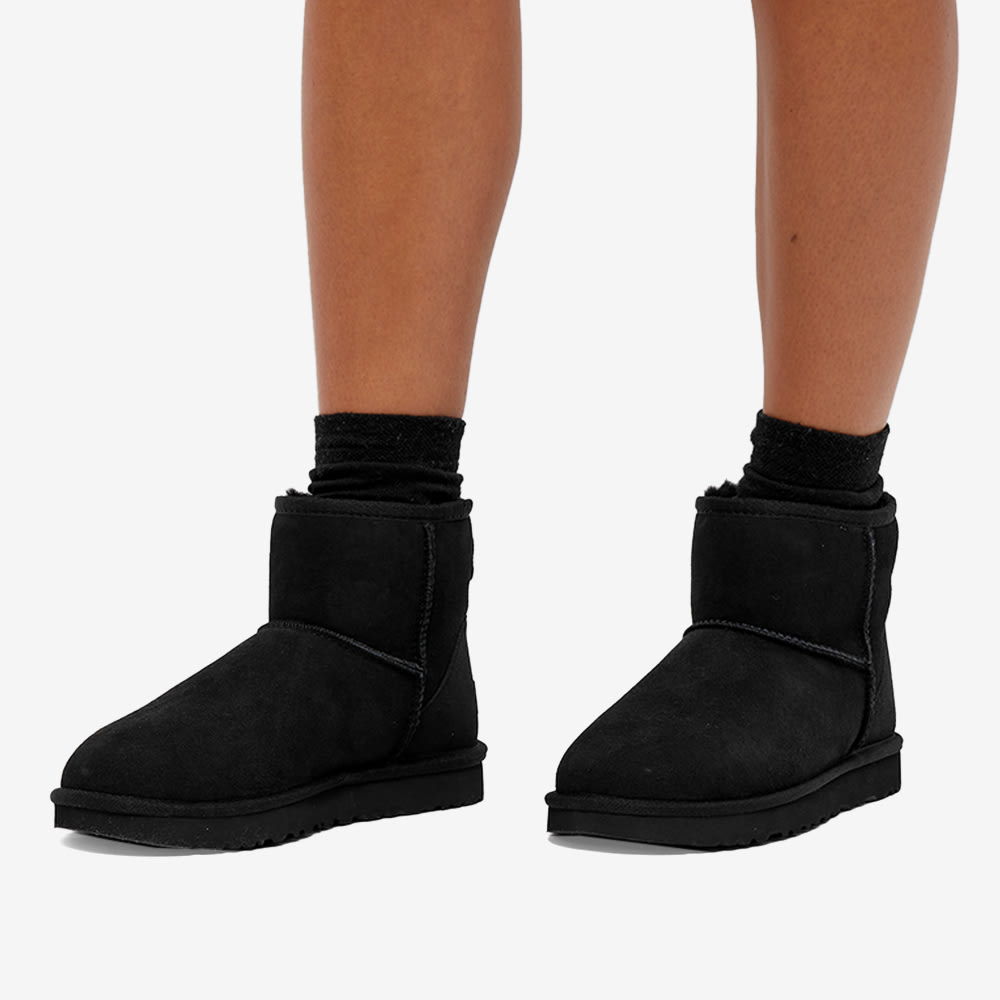 Women's Classic Mini II Boot in Black, Size UK 5 
