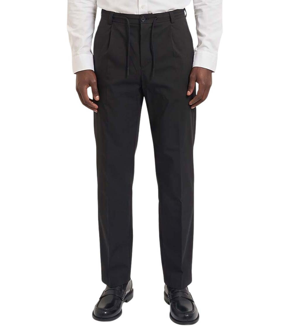 Black Relaxed Pleated Pants