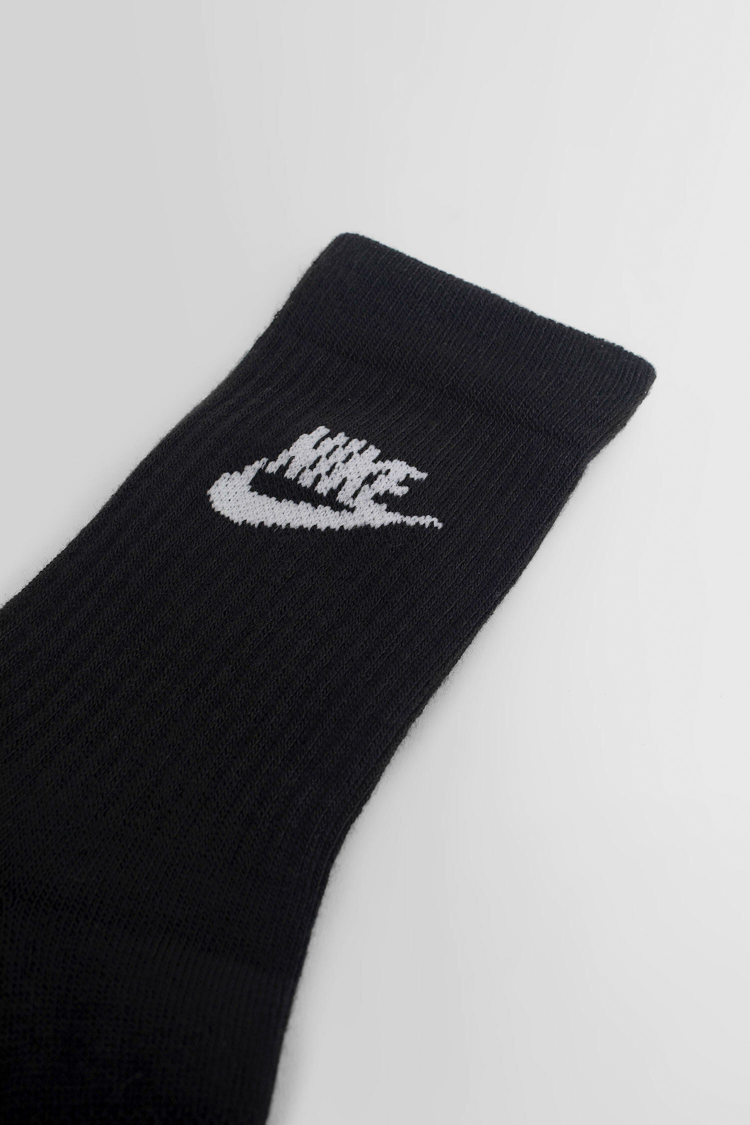 MAN BLACK SOCKS
