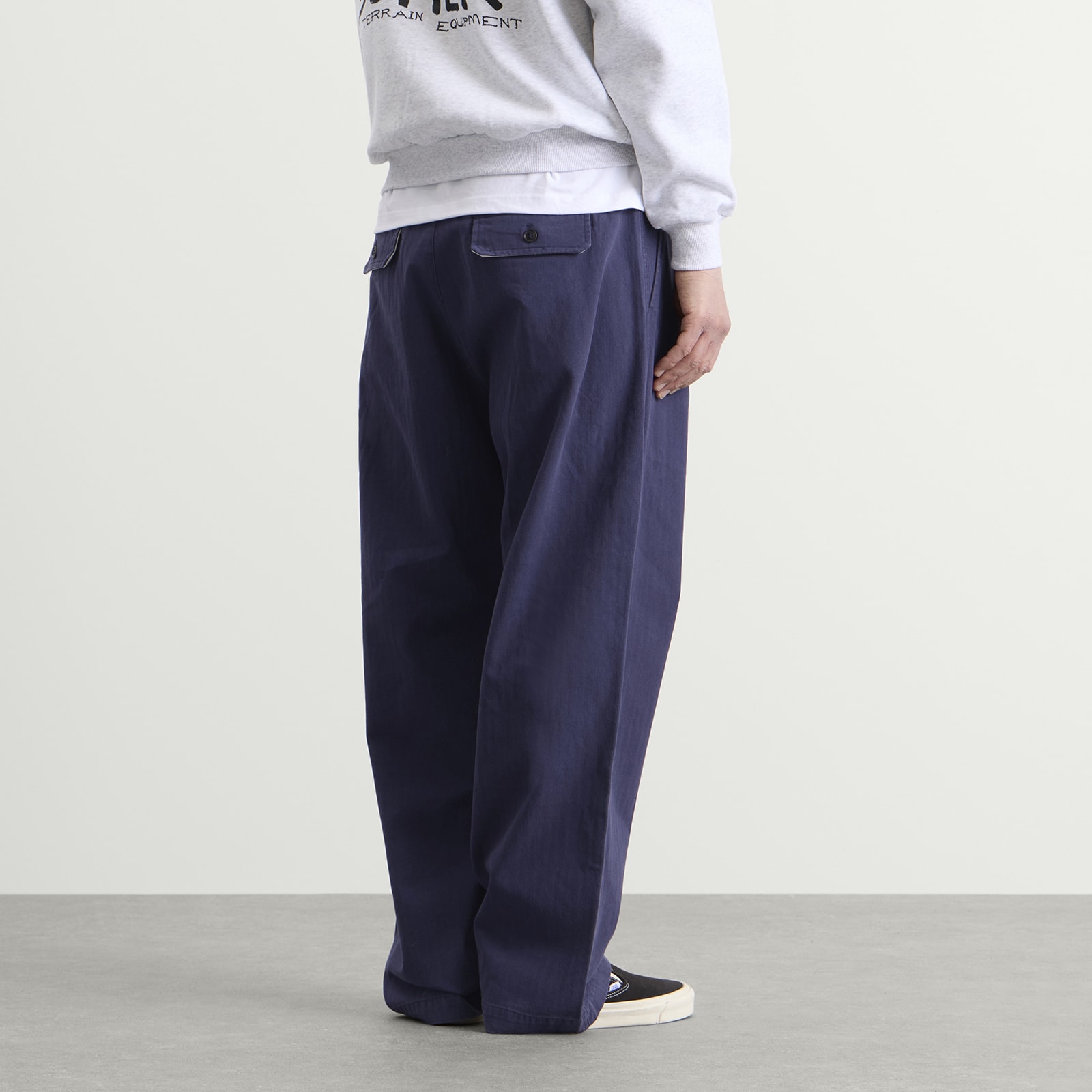 Men's Pleated Trousers in Washed Navy