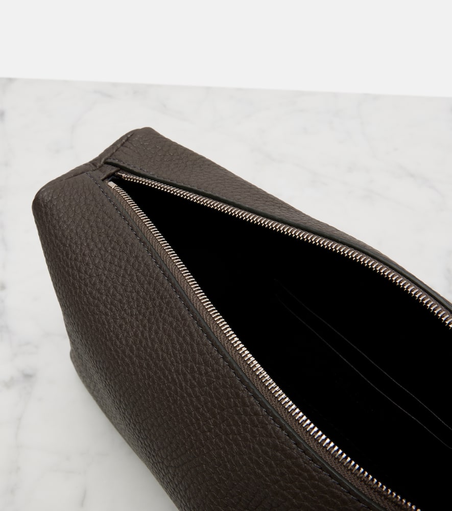 Squared Compact leather clutch