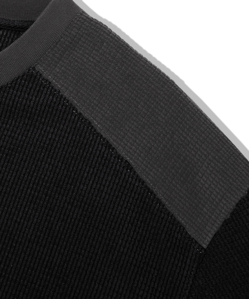 Waffle Color Block Henley Neck Sweatshirt_Black