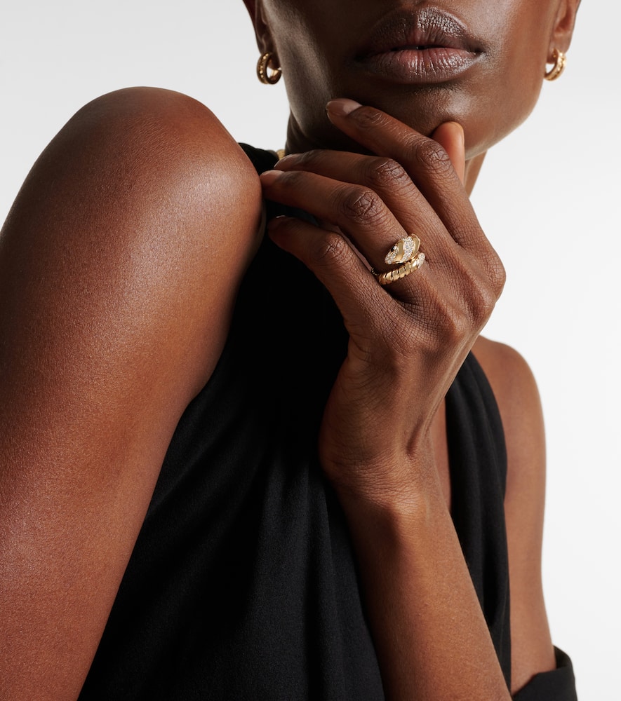 Bvlgari Serpenti Tubogas 18kt gold ring with diamonds and onyx