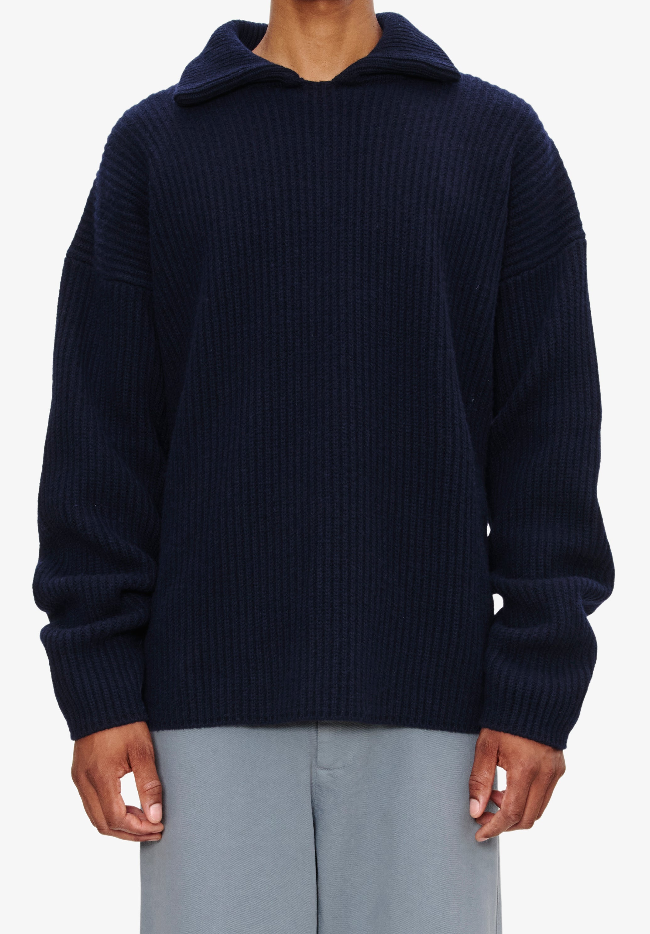 A. P.C. Men's Wide-rib sweater with spread collar Size: Extra Small in Dark navy blue